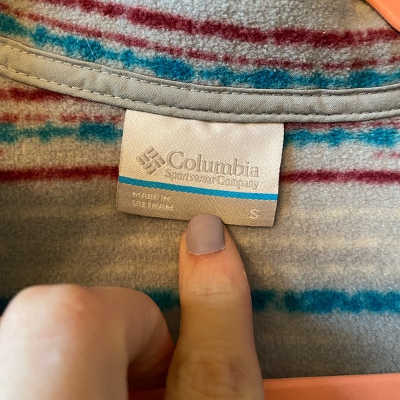 Columbia Pullover - Picture 2 of 4